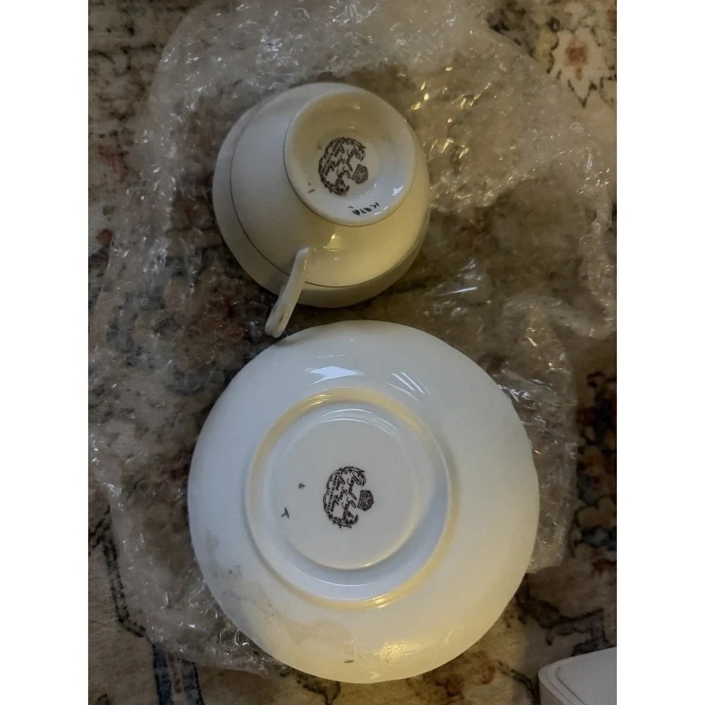 Royal Grafton Bone China Floral Gold Trim Tea Cup & Saucer Set England K-6781